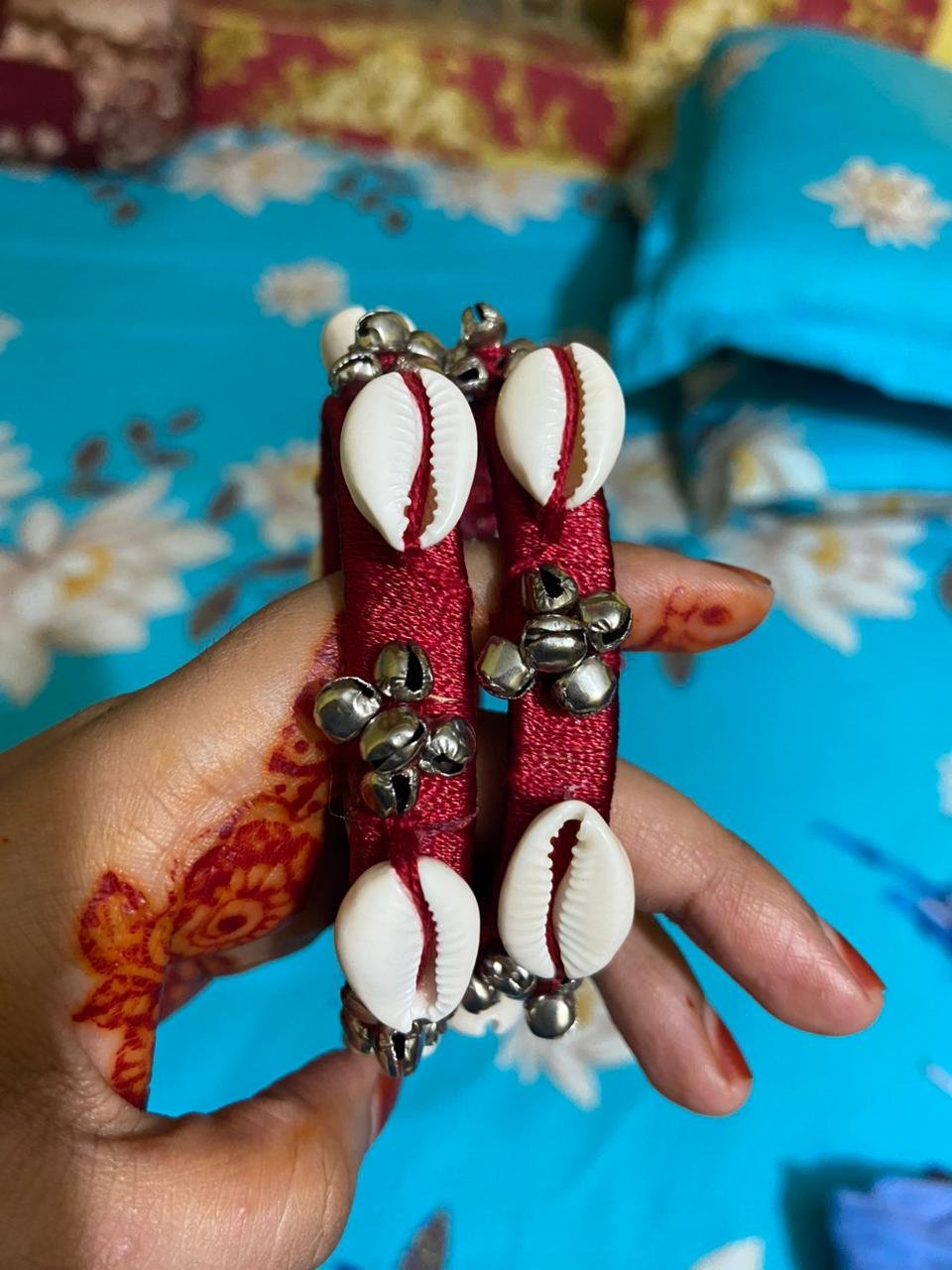 রেশমি সুতার হ্যান্ড মেইড চুরি (২ পিস সেট) Snail